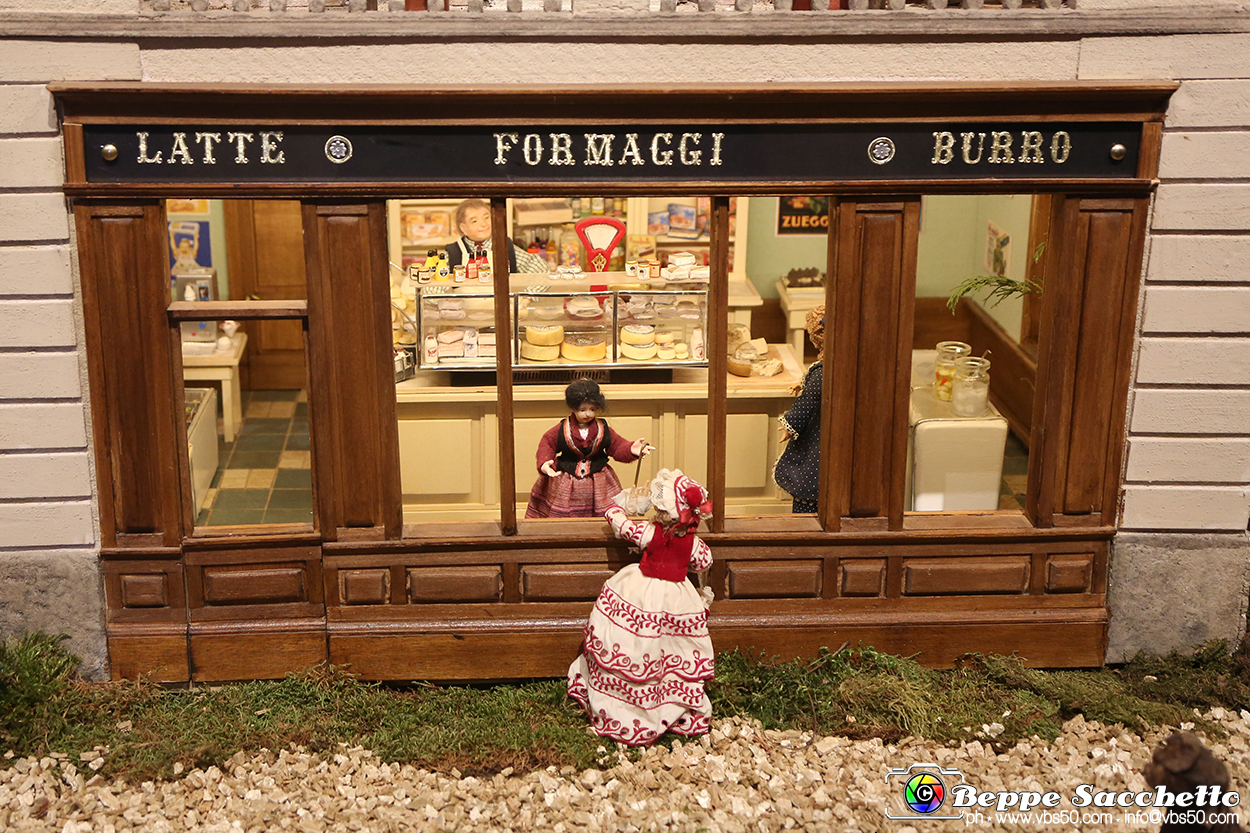 VBS_7439 - Abbazia di Vezzolano - Presepe artistico di Anna Rosa Nicola.jpg